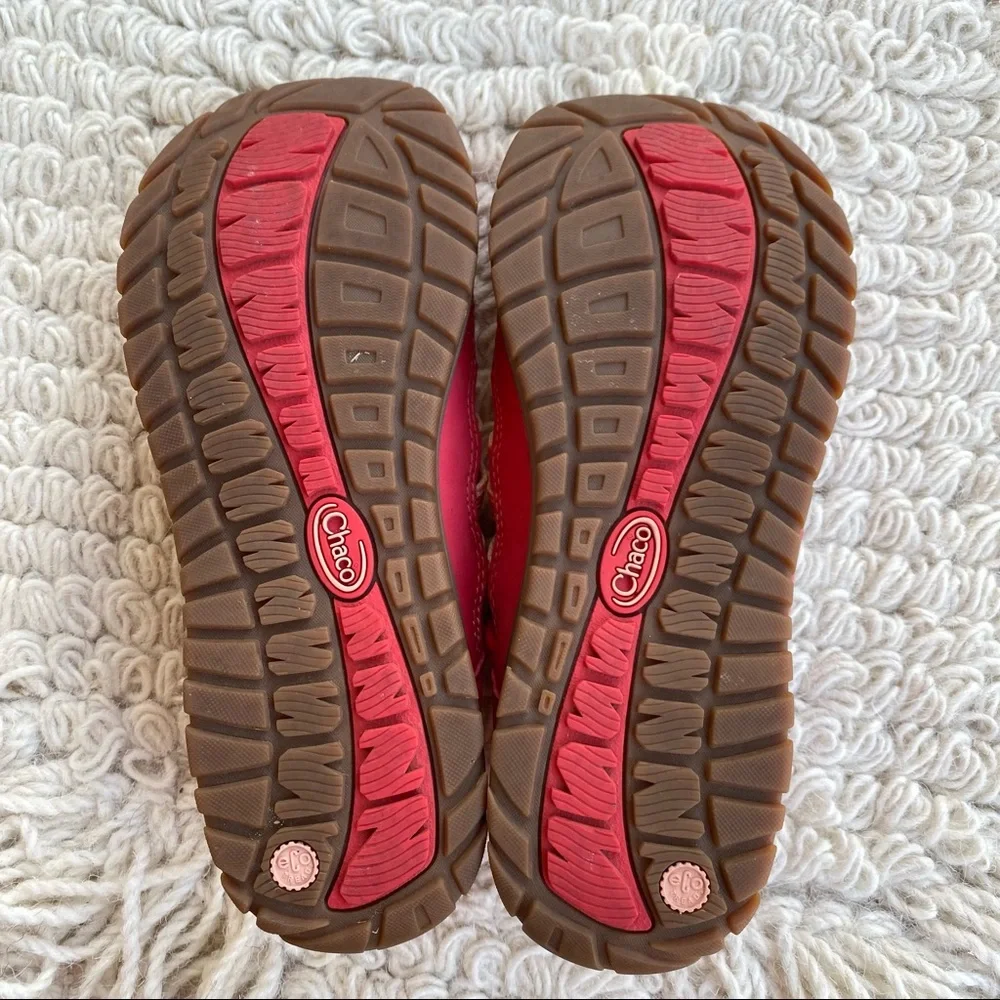 CHACO girls’ pink Outcross 2 hiking water shoes 5